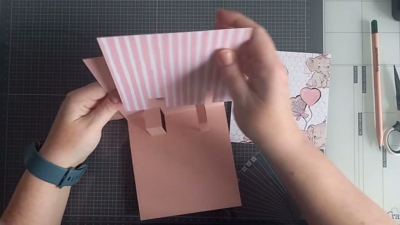Pop up geboortekaart meisje