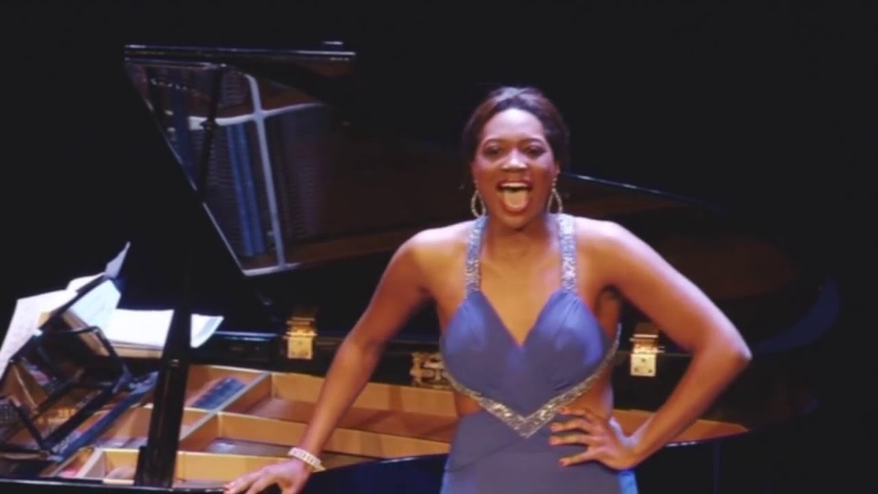 Soprano Angel Blue - 