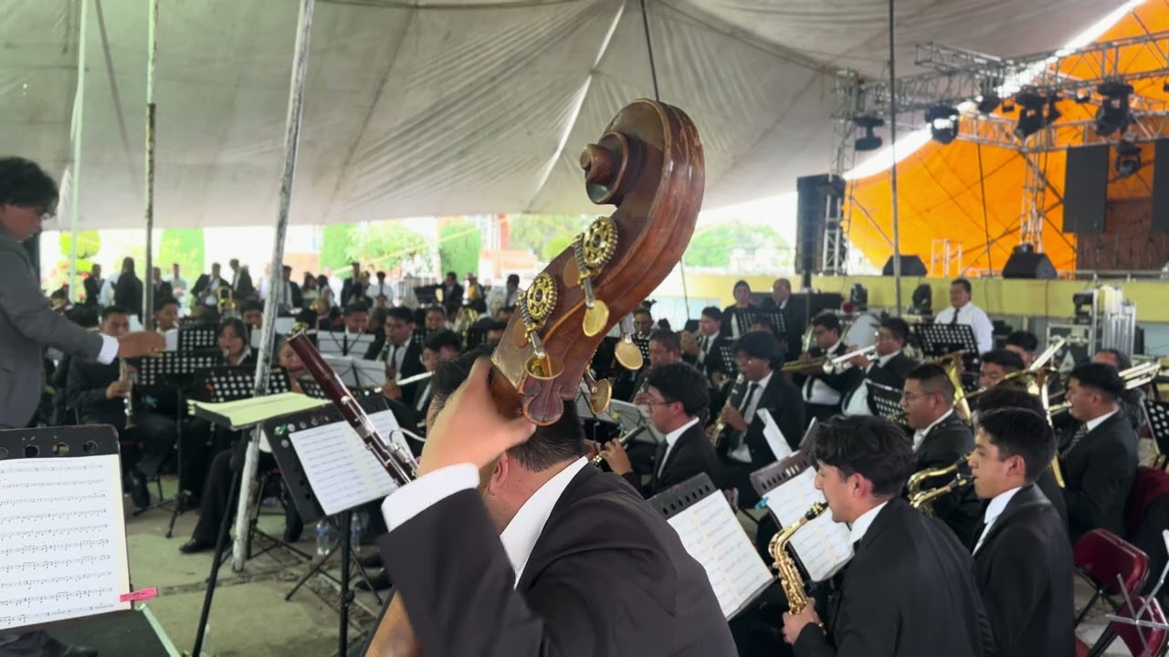 Shanghai compositor Oscar Navarro. Banda sinfónica San Jerónimo