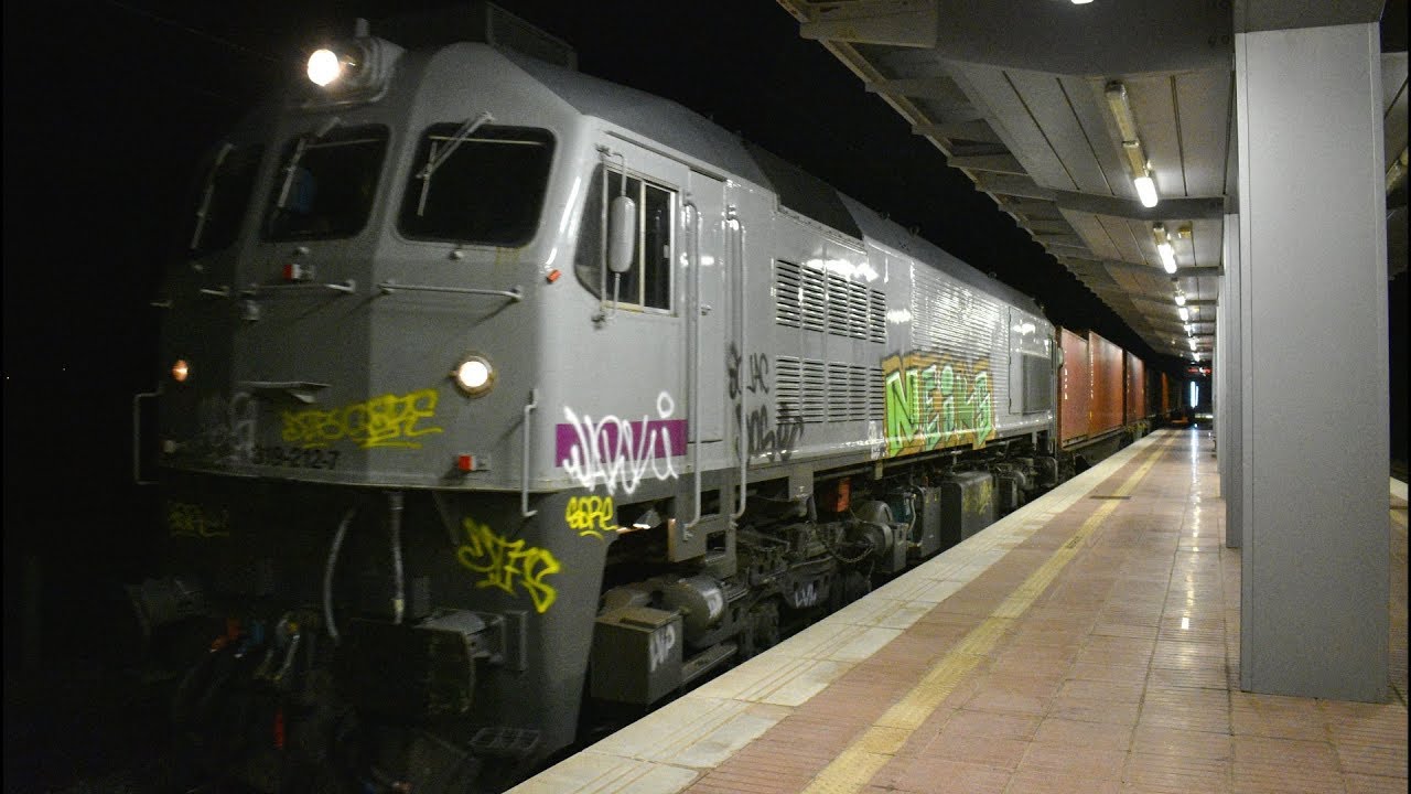 Trenes de noche en l'Ènova - Manuel