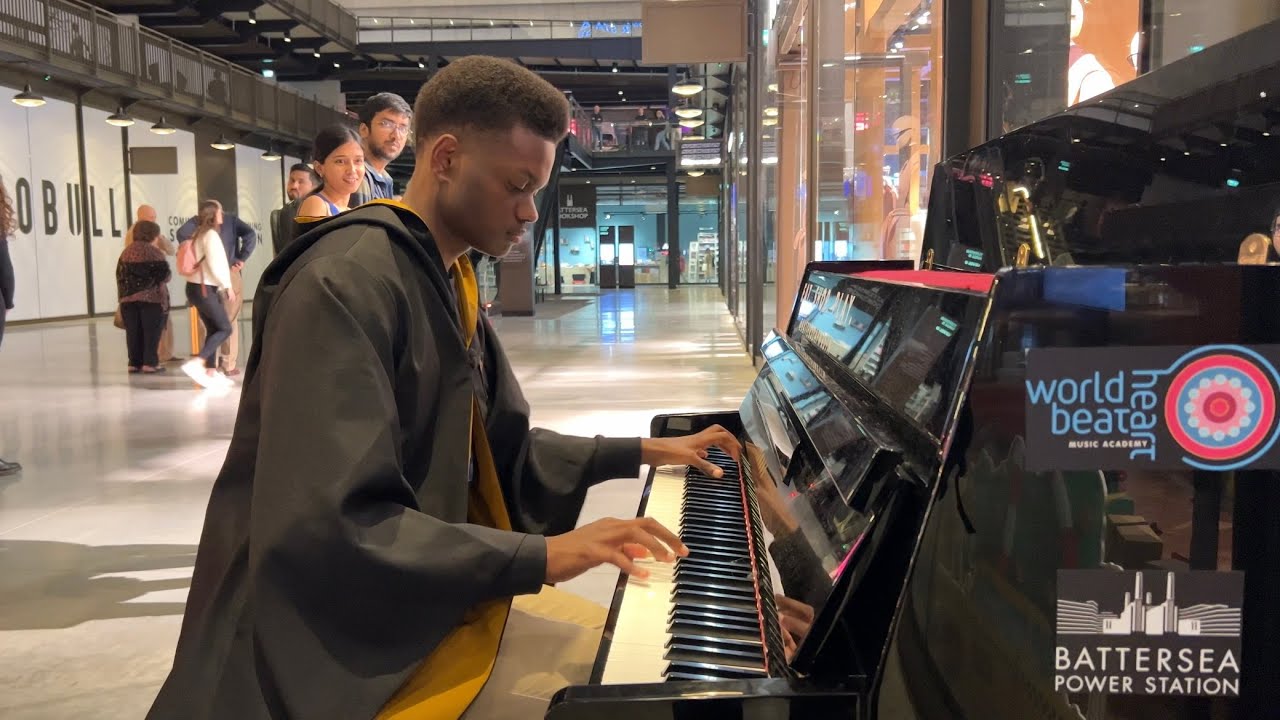 harry potter plays halloween medley in public