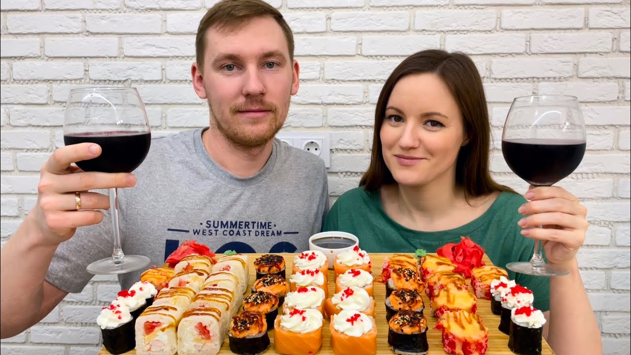 МУКБАНГ РОЛЛЫ ФИЛАДЕЛЬФИЯ ЗАПЕЧЁННЫЕ С КУРИЦЕЙ СУШИ MUKBANG ROLLS PHILADELPHIA Tiki Tex обзор