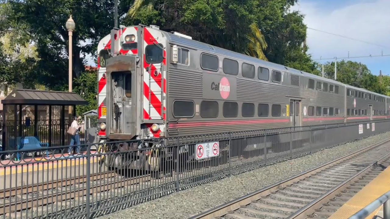 The Complete Caltrain Evening Rush Hour at Menlo Park on June 22, 2023