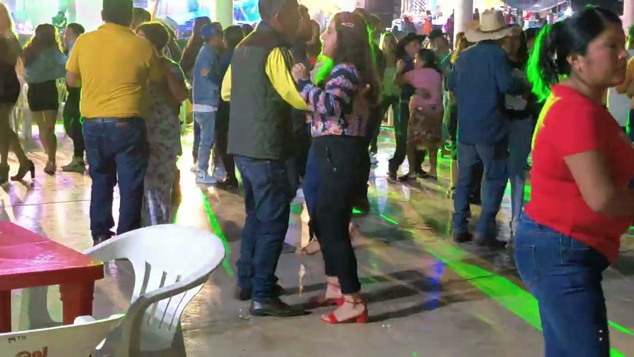 baile de cierre de carnaval en Hueycuatitla (2)