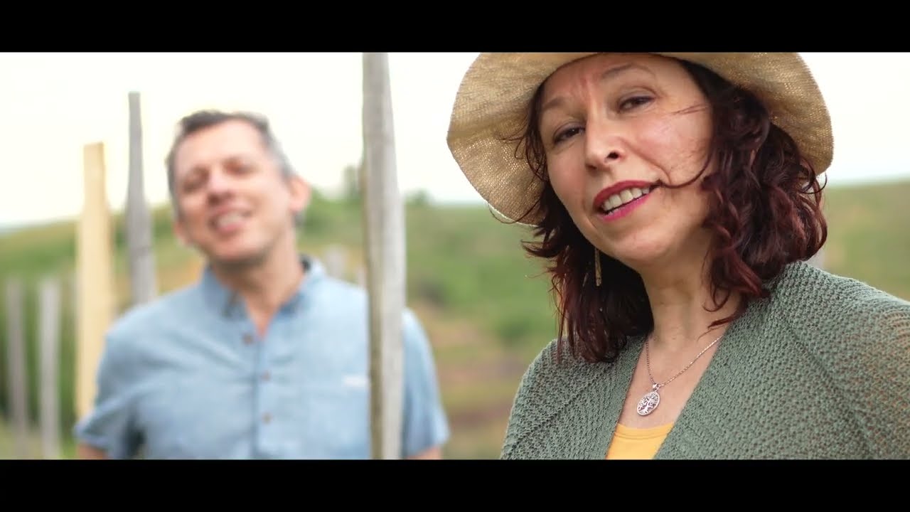 Jean Ferrat & Les Ardéchois - La montagne  (Clip Officiel )