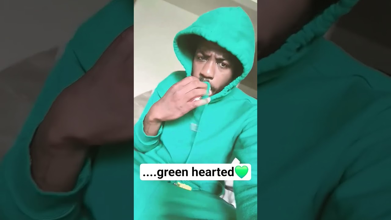 💚🤷🏿‍♂ 