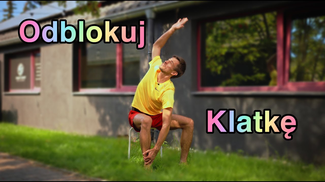 Zlikwiduj sztywność bez wstawania od biurka. Klatka piersiowa bez bólu.