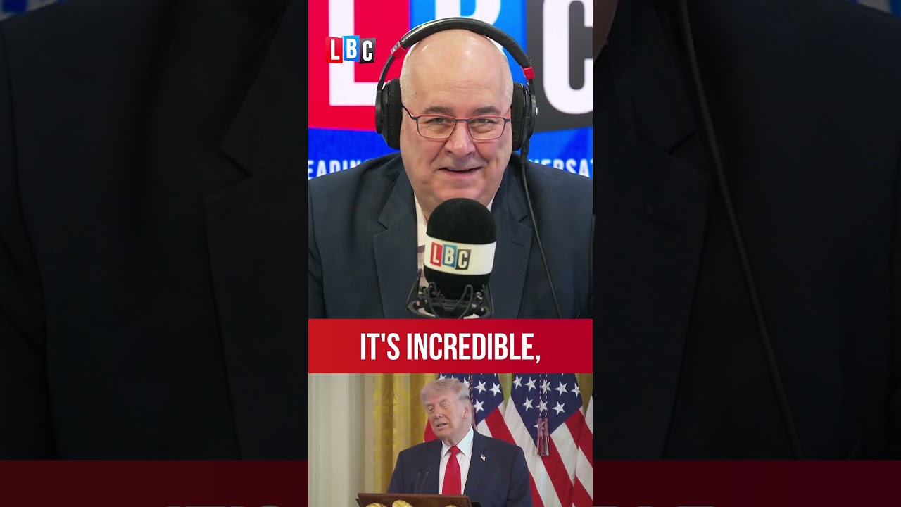 &laquo;Она плохо с ним обращается&raquo;: Трамп высмеивает брак Макрона.