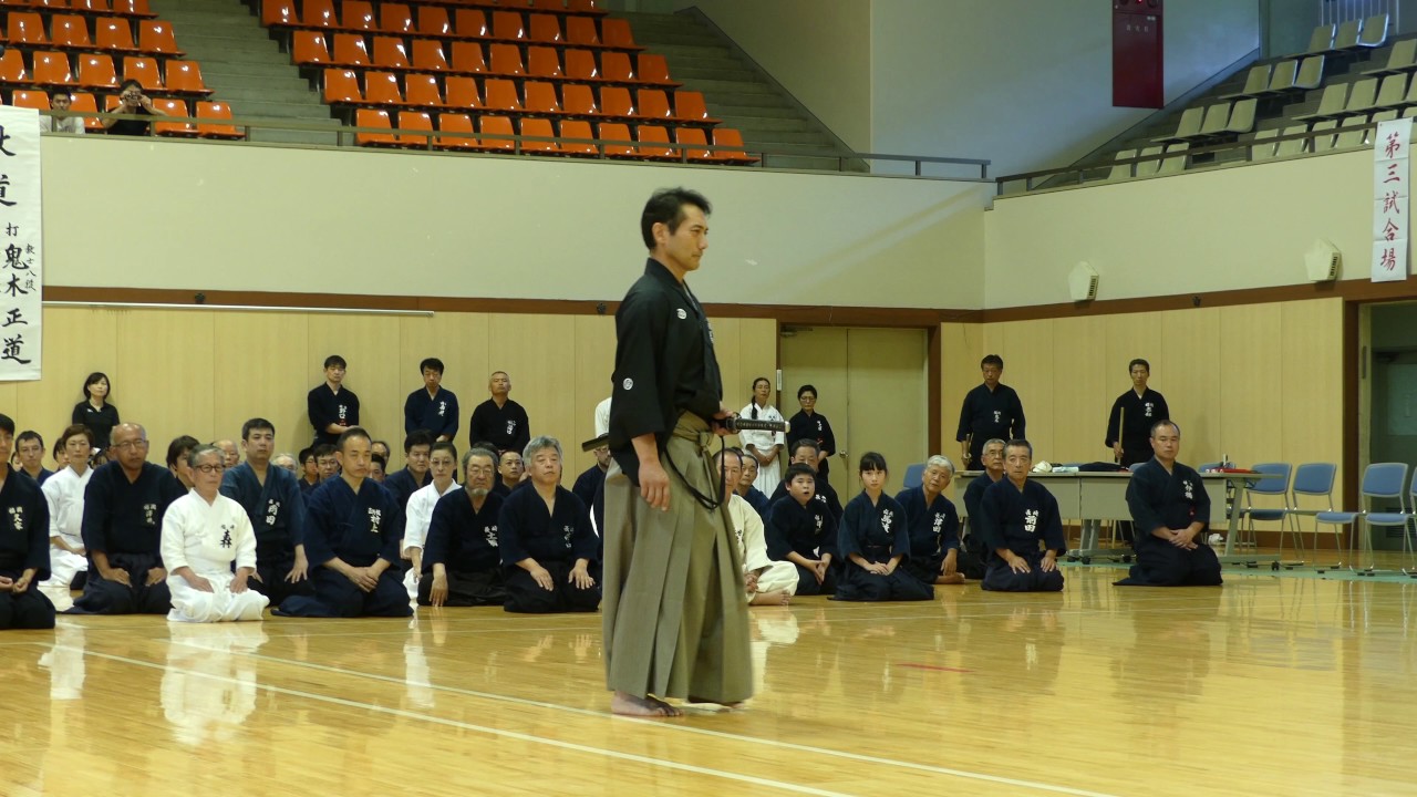 第３６回福岡県杖道大会　居合道古流演武