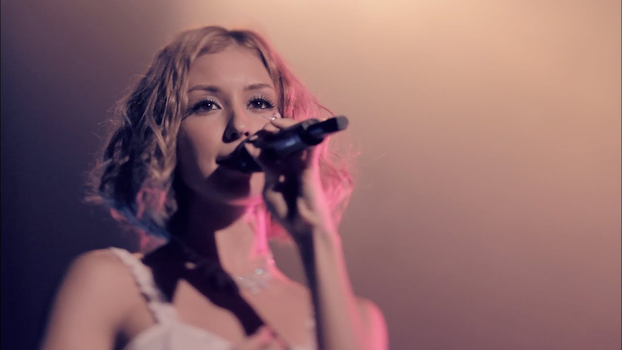 サイン / BENI “Lovebox” Live Tour 2010