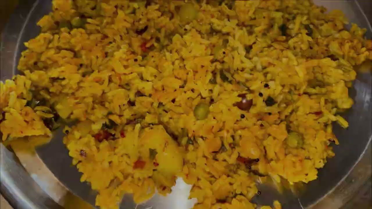 Gujrati   Vghareli Khichadi 😋! गुजराती वाघरेली खिचड़ी देसी स्टायल में मसाला से भरपुर #racipe #viral 