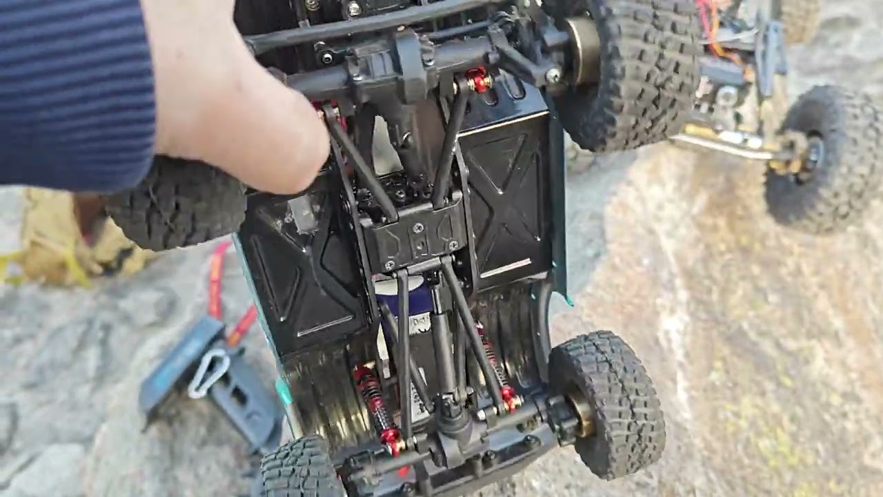 Cr18p Evo rock van 43mm shocks and geometry fix.