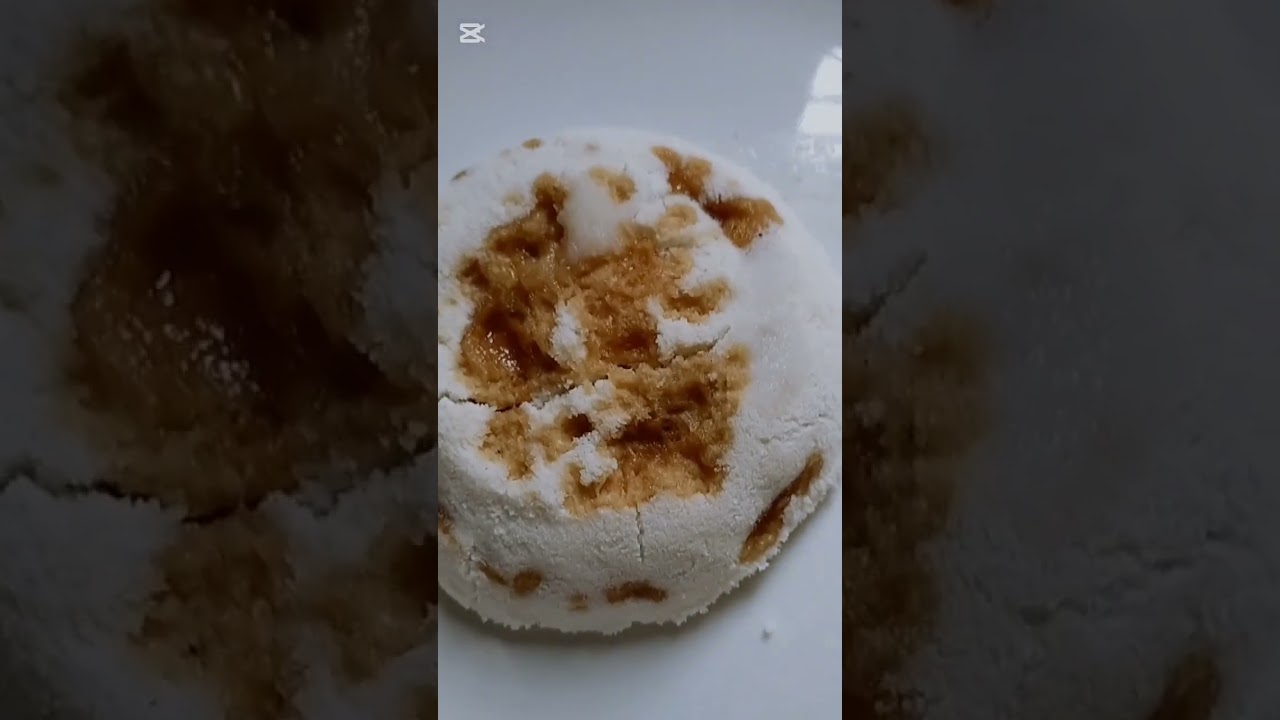 শীতের সকালে ধোঁয়া ওঠা ভাপা, চিতই বা পাটিসাপটা পিঠার স্বাদ অতুলনীয়। 