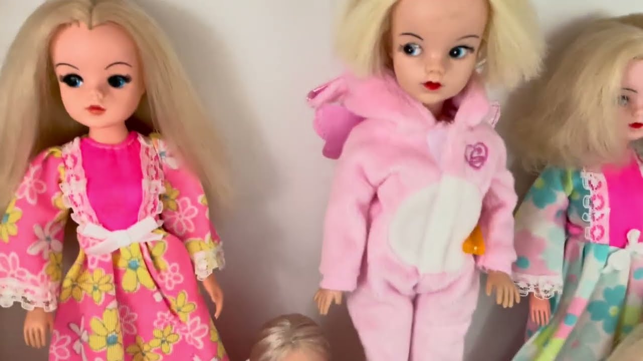 Doll room tour!!!