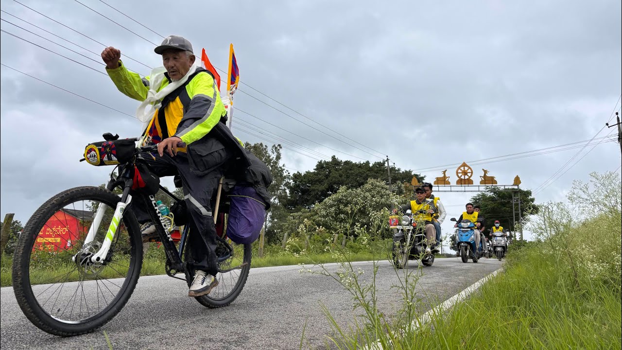 ༧སྐུའི་གོ་སྟོན་ཉིན་བཀའ་དྲིན་རྗེས་དྲན་ཆེད་རྐང་འཁོར་སྐོར་བསྐྱོད། 