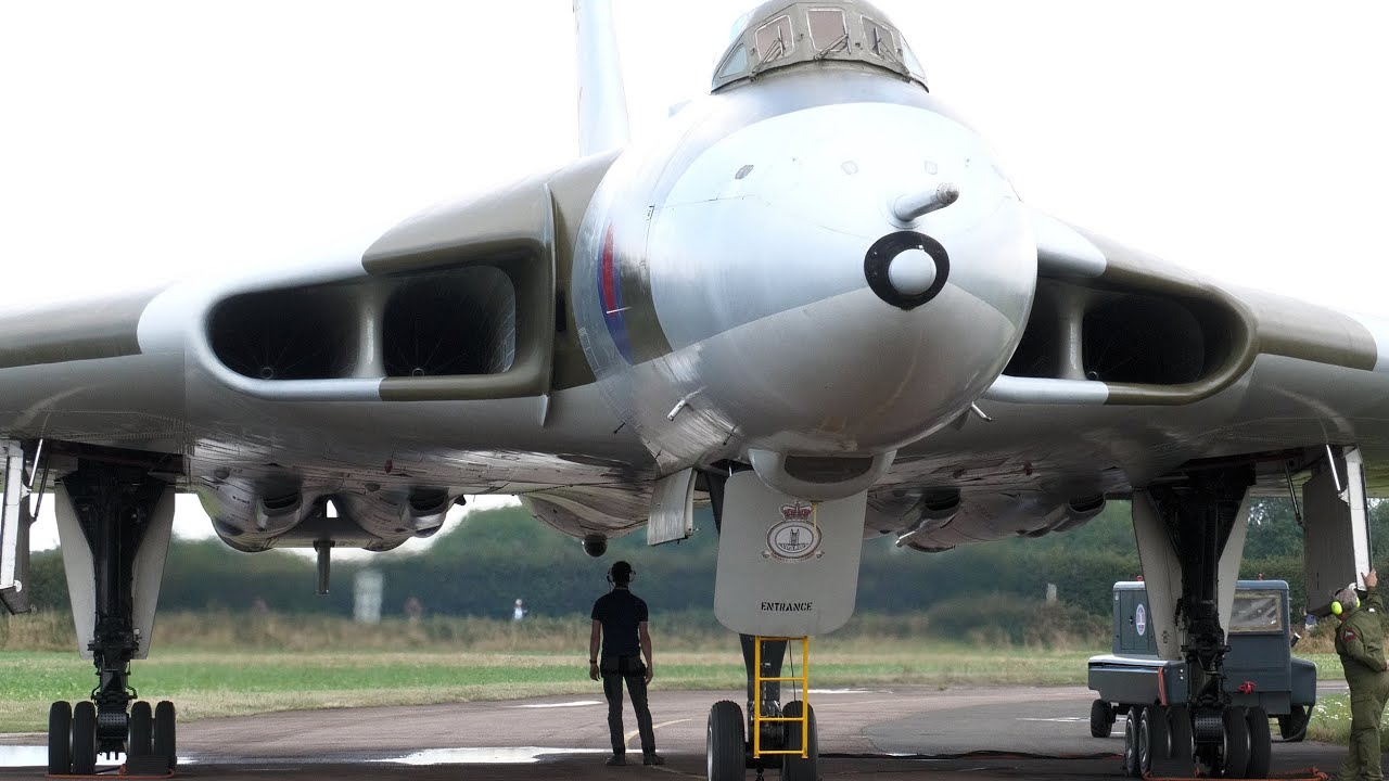 Vulcan XM655 Bomber QRA Mass Engine Start and Taxi - Incredible Noise & Super Close to the action.
