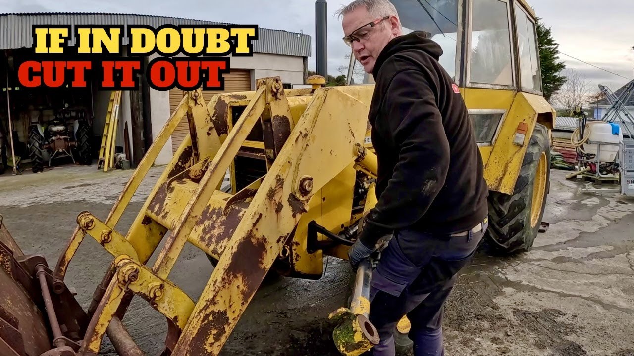 Ремонт перекошенной кабины || Решение любой проблемы || Ремонт Massey Ferguson 50B