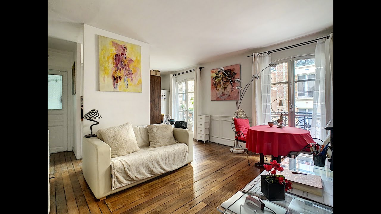 F2 au plan id&eacute;al, 25m2 de pi&egrave;ce &agrave; vivre, charme de l'ancien chemin&eacute;e et parquet, &agrave; 2 pas du m&eacute;tro.