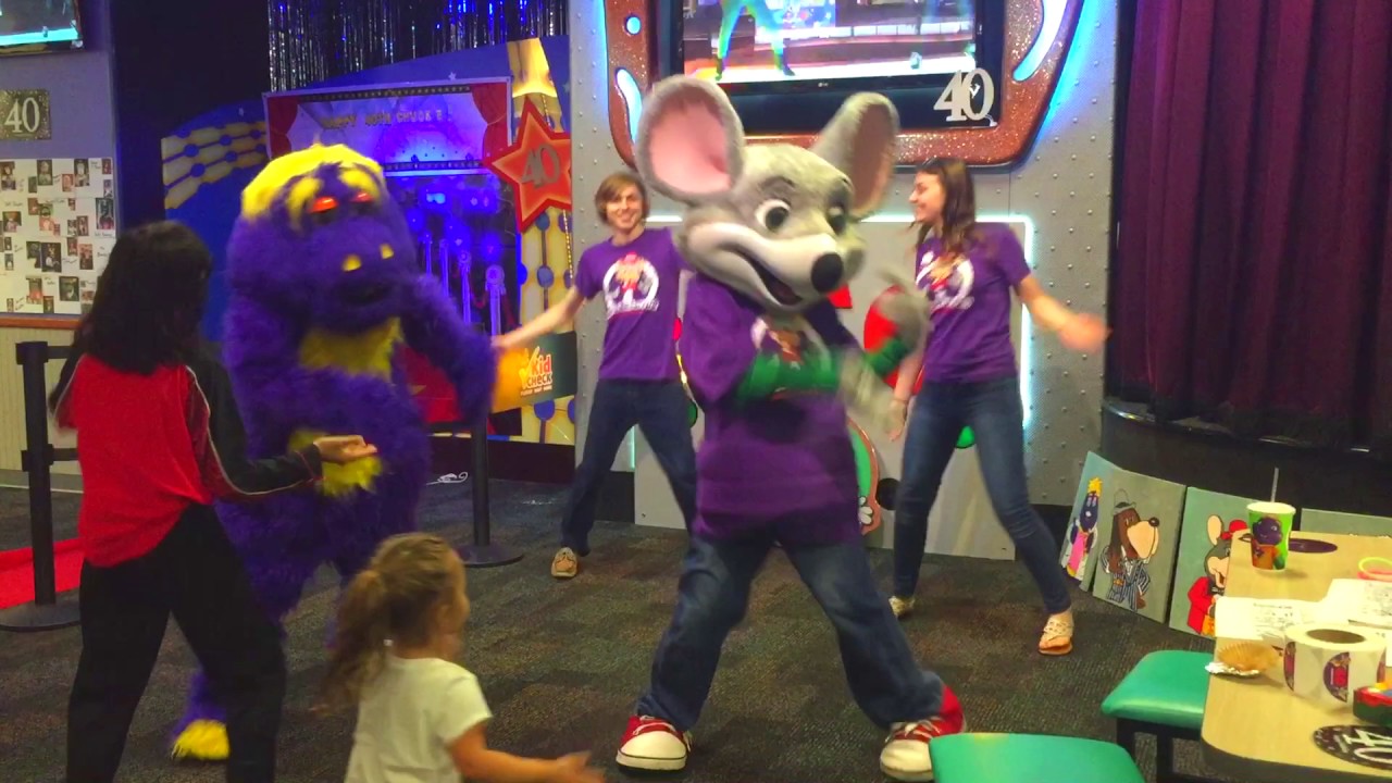 40 Years of Fun Happy Dance - Chuck E. Cheese's East Orlando