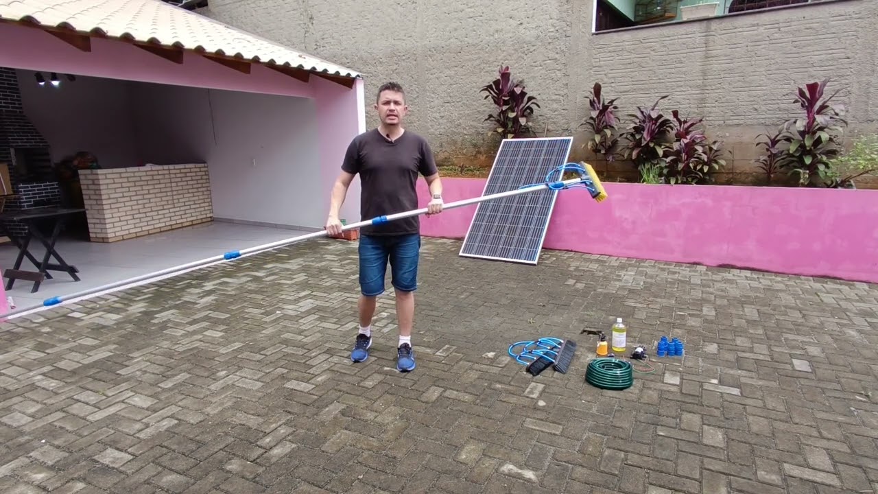 Vassoura de Limpeza para Placas Solares: Mantendo a Eficiência Energética em Alta - AquaSol