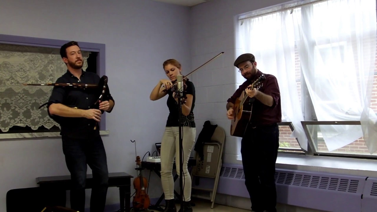 The Eagle's Whistle Set- March and Reels with smallpipes, fiddle, and guitar