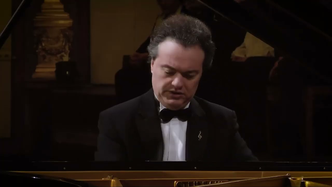 Piano Sonata No. 9 in D major, K. 311: III. Allegro assai《W. A. Mozart》/ Evgeny Kissin