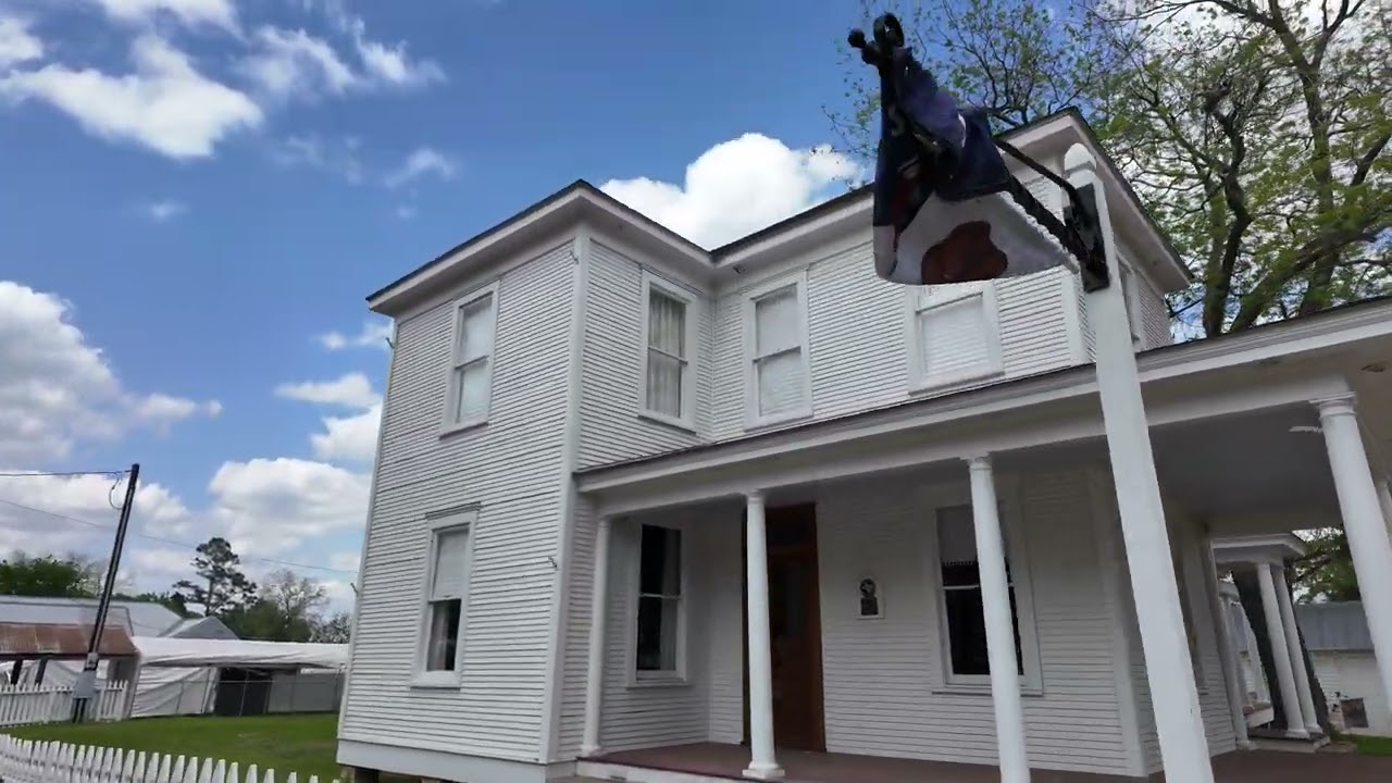 Walking tour of Chappell Hill Texas in 4K