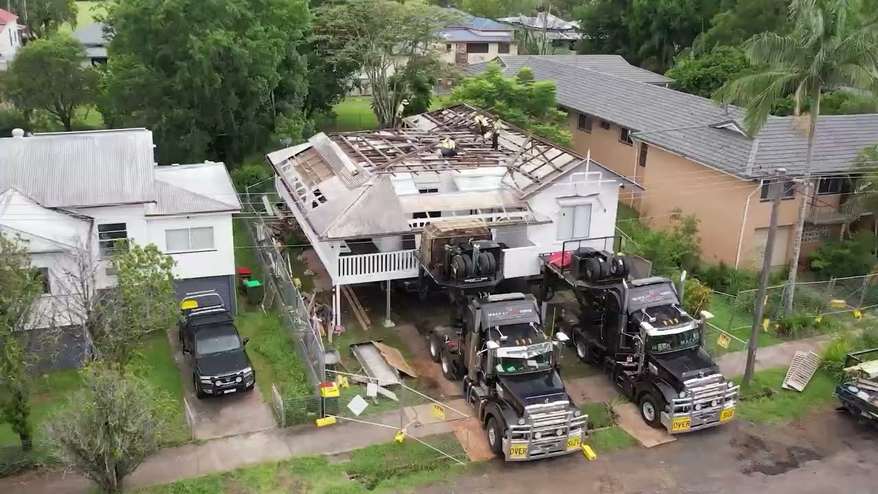 Time-lapse of a house relocation in the Northern Rivers.