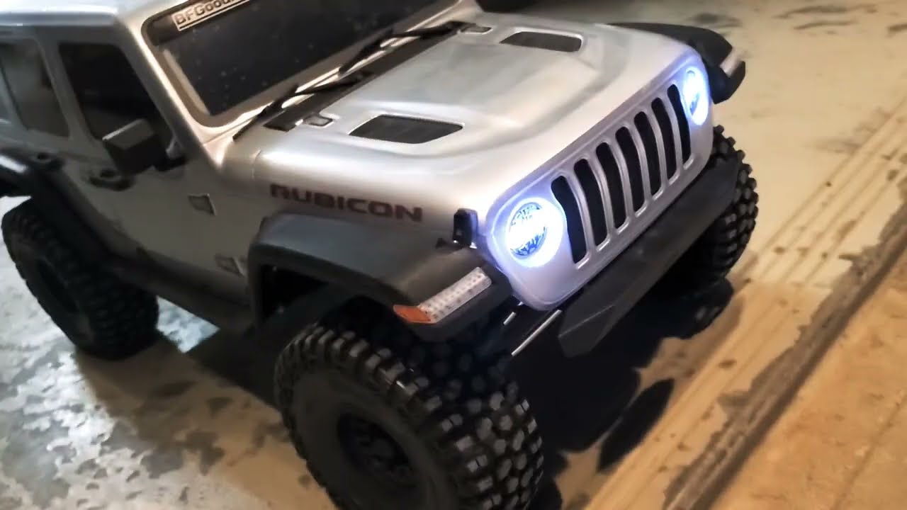 SCX6 HYRAX TIRE'S!  Must see this video to know what you are buying!