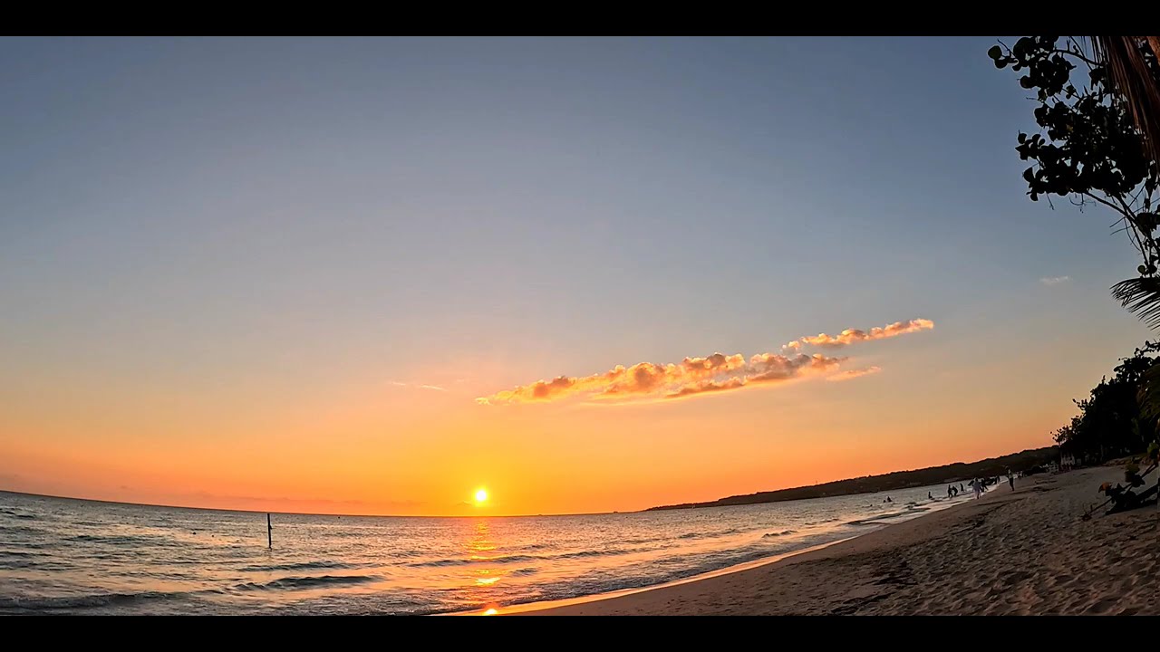 Tropical Chill Vibes: Deep House Sunset Music for Ultimate Relaxation Ambiance 🌅✨
