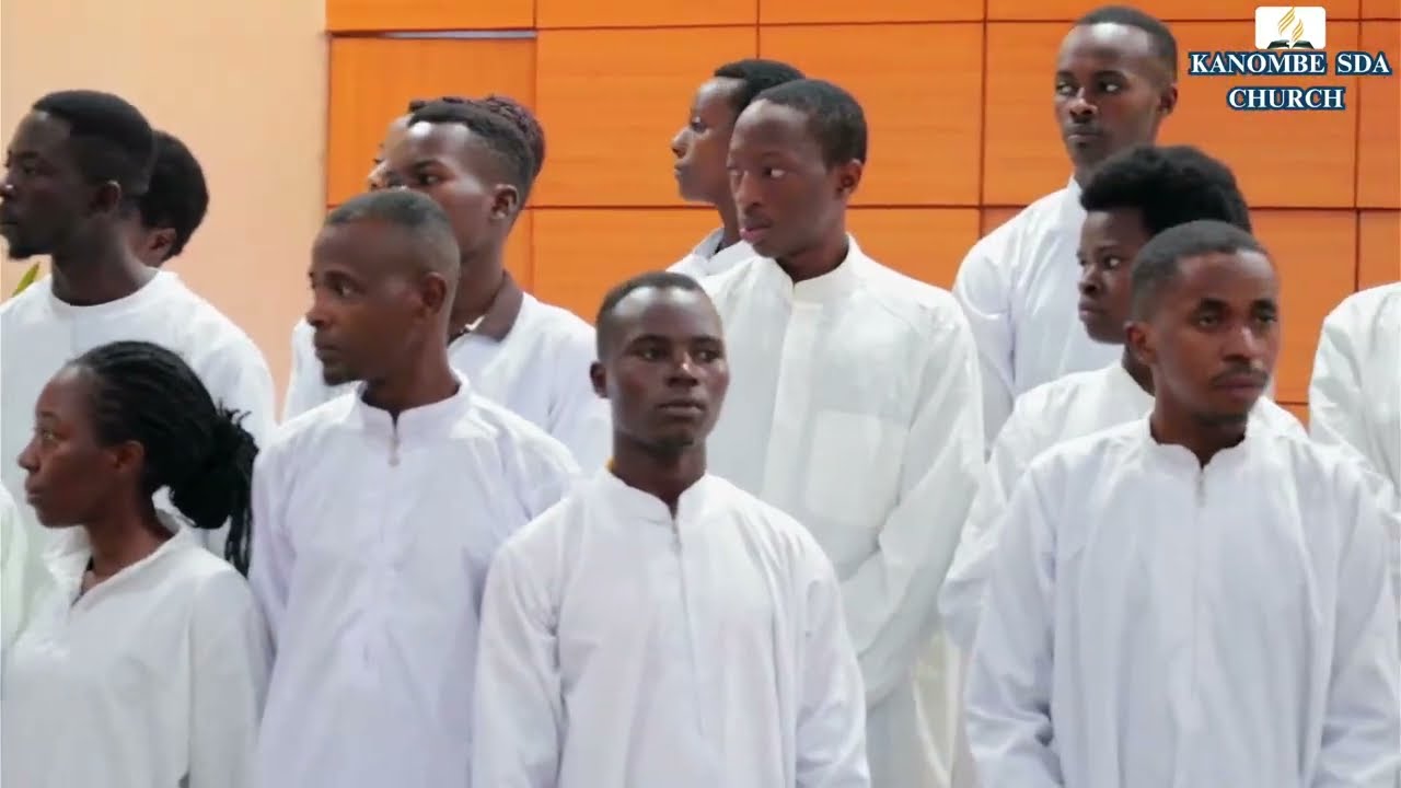 Umubatizo wabiyeguriye Imana mumateraniro y'ivugabutumwa  umwigisha yari Joseph nshimiyimana