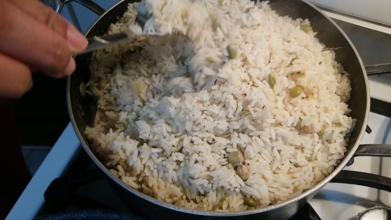 HOW TO MAKE GUNGO PEAS (PIGEON PEAS) AND RICE|| AUTHENTIC JAMAICAN GUNGO PEAS AND RICE