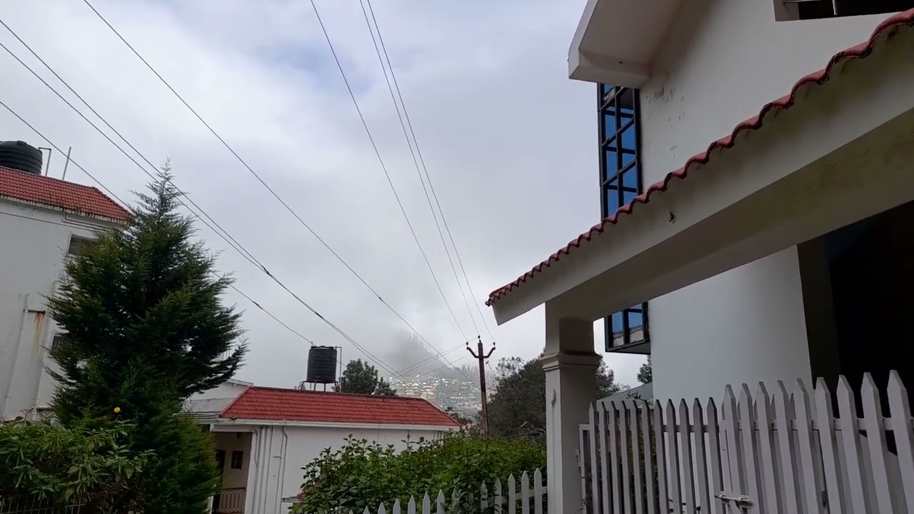 Near Hotel fairstay - Thalayathimund - Ooty