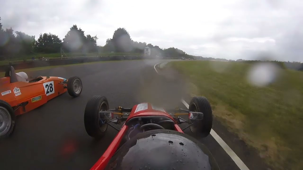Formula Vee Mitch racing crash! Castle Combe race 2