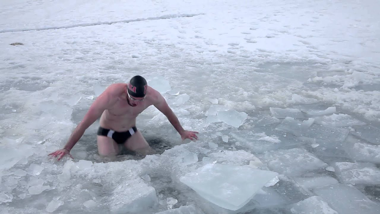 Купание в проруби...