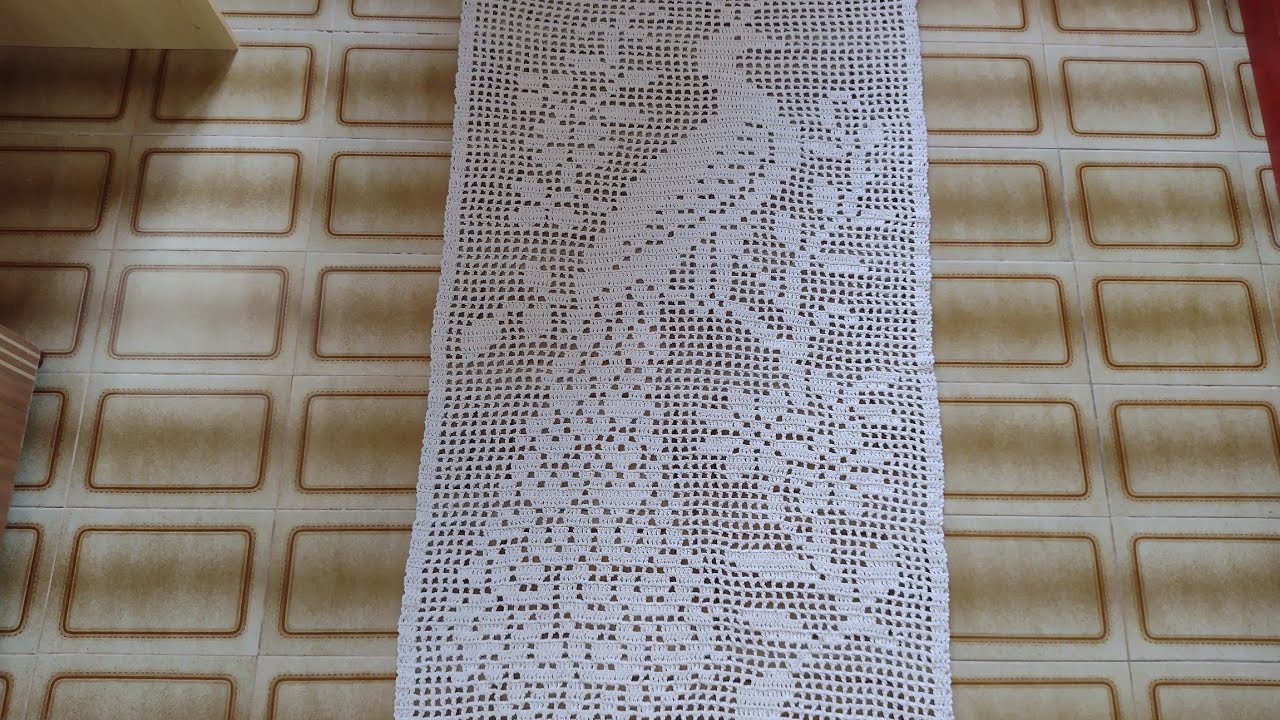 Passadeira de crochê com desenho de pavão. Parte 11.