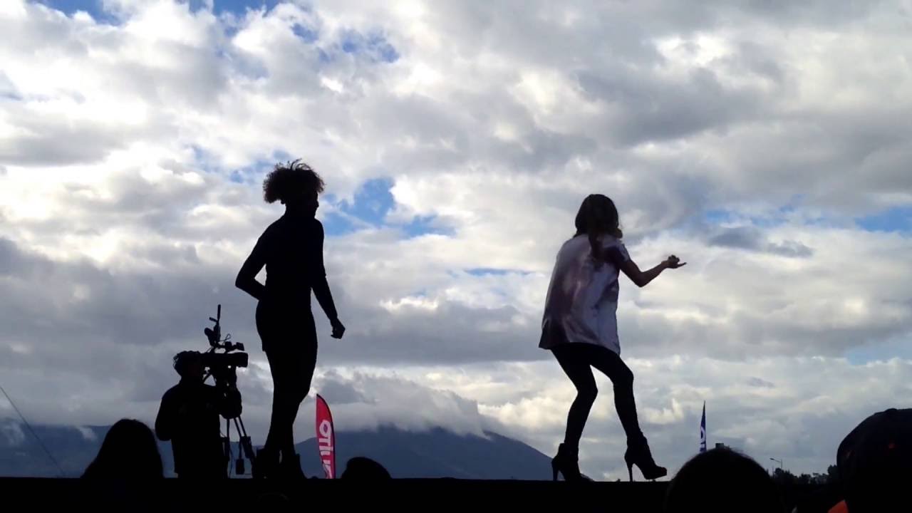 Gabriela Villalba & Mariela Nazareno - Quisiera (En vivo en el Concierto Exa 2016)