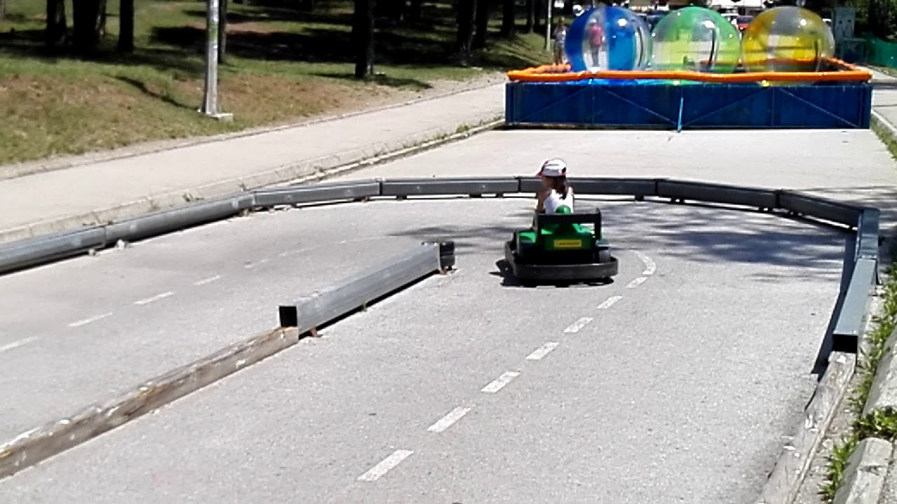 Nina Babic vozi karting na Zlatiboru 🏎🌲