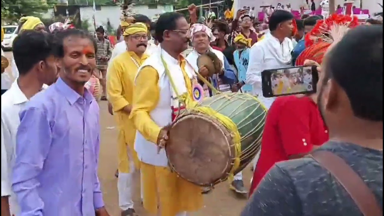 विश्व आदिवासी दिवस पर मादर बाजा