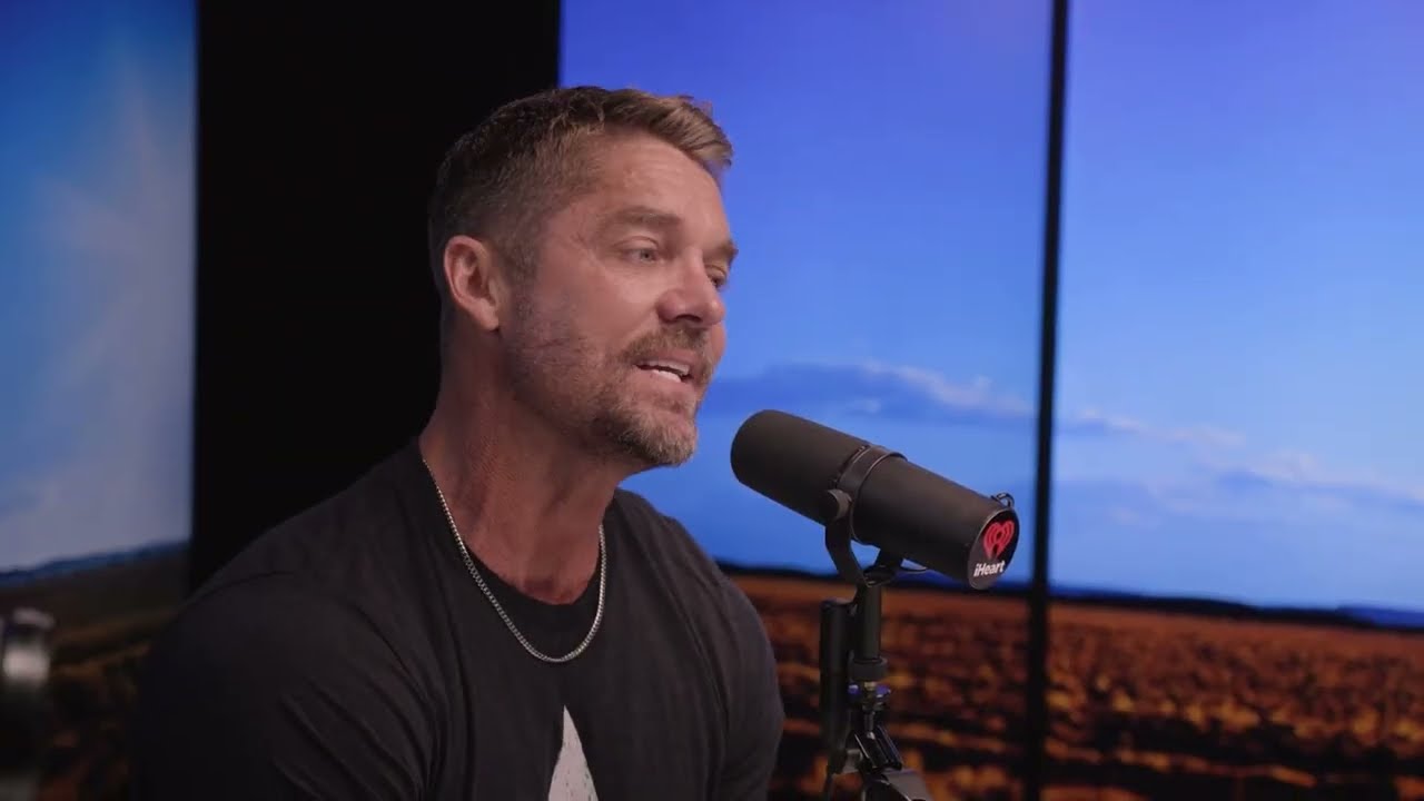 Brett Young - Beautiful Crazy (iHeart Country Australia’s Countrified Session)