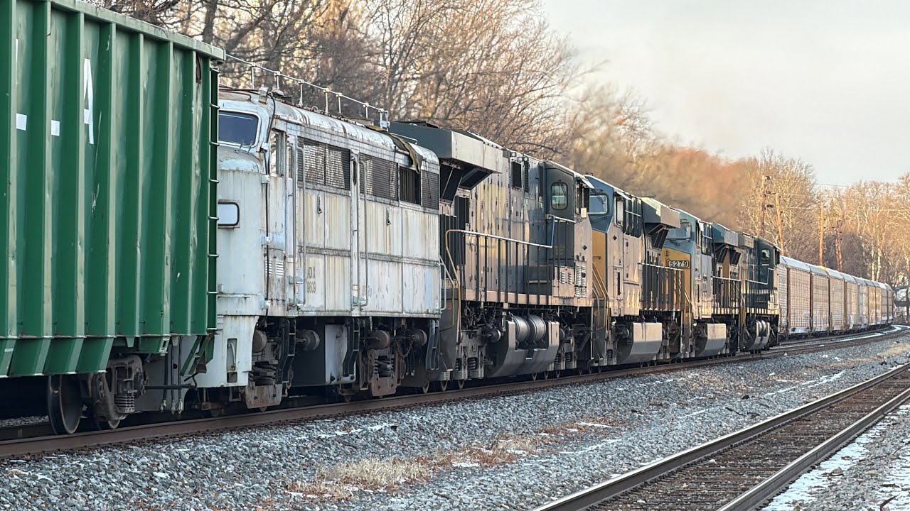 M404 passing by Teaneck with a ALCO-FA2 9609 trailing rare!!! 