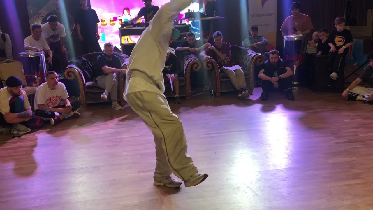ROOFSST Breaking Bboy Dias vs Bboy Create