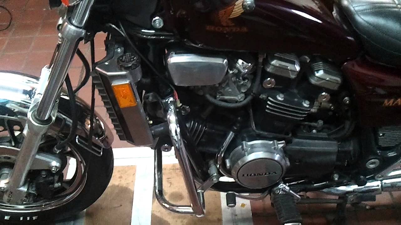 1984 Honda Magna VF700C