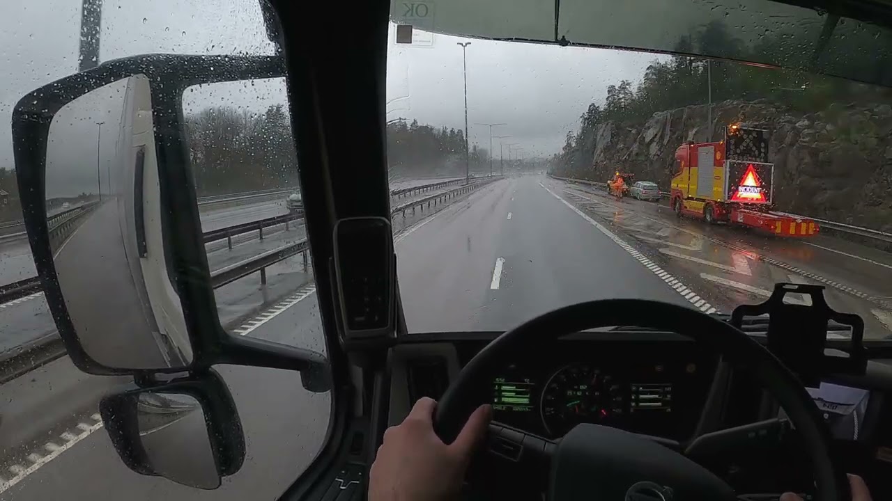 A rainy drive to Åkersberga, Volvo FM 460 Truck & Trailer