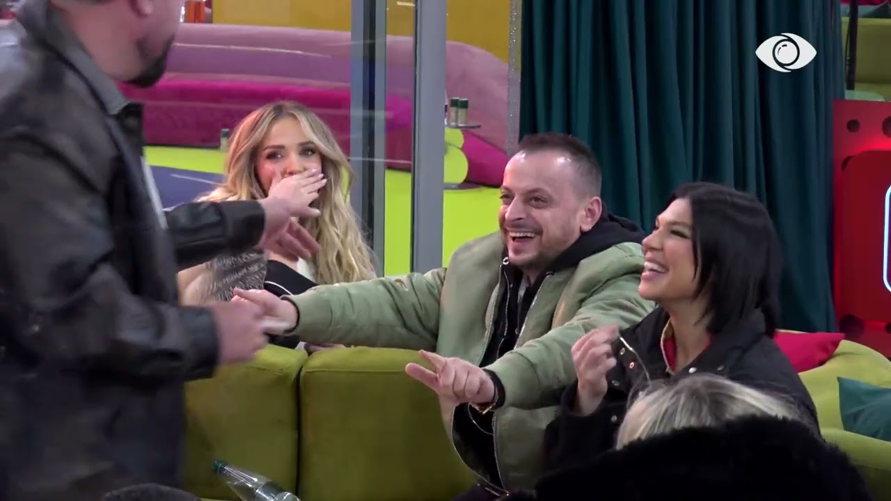 Armiri u rr&euml;fen histori, banor&euml;t &ldquo;shp&euml;rthejn&euml;&rdquo; n&euml; t&euml; qeshura - Big Brother Albania VIP 5
