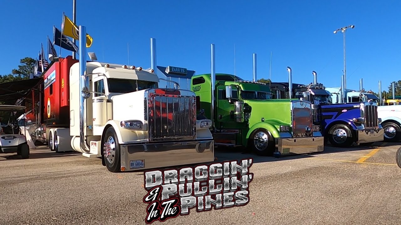 Custom BIG RIGS show out in Lufkin texas, must see LIGHT-SHOW