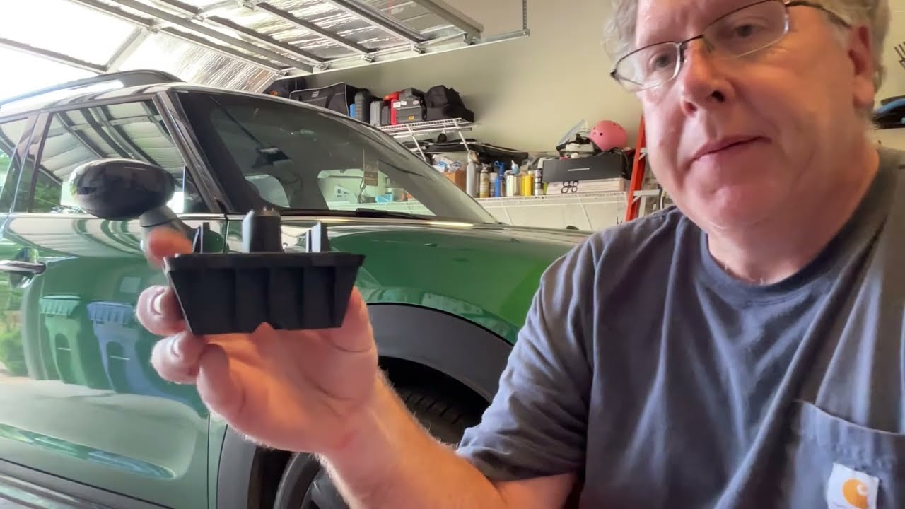 Замена масла в Mini Cooper Countryman S F60 2022 года.