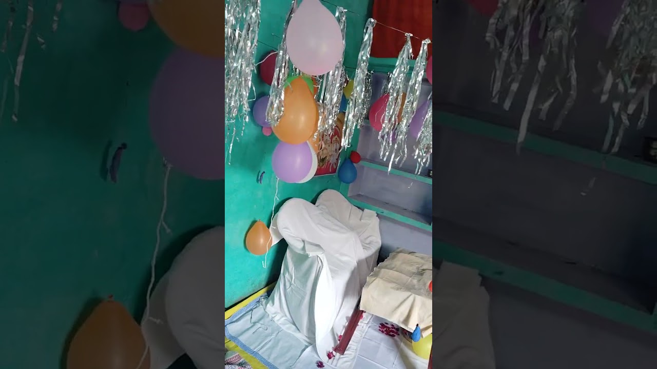 ढोलक खूब बजे नारायण हरि देख रहे