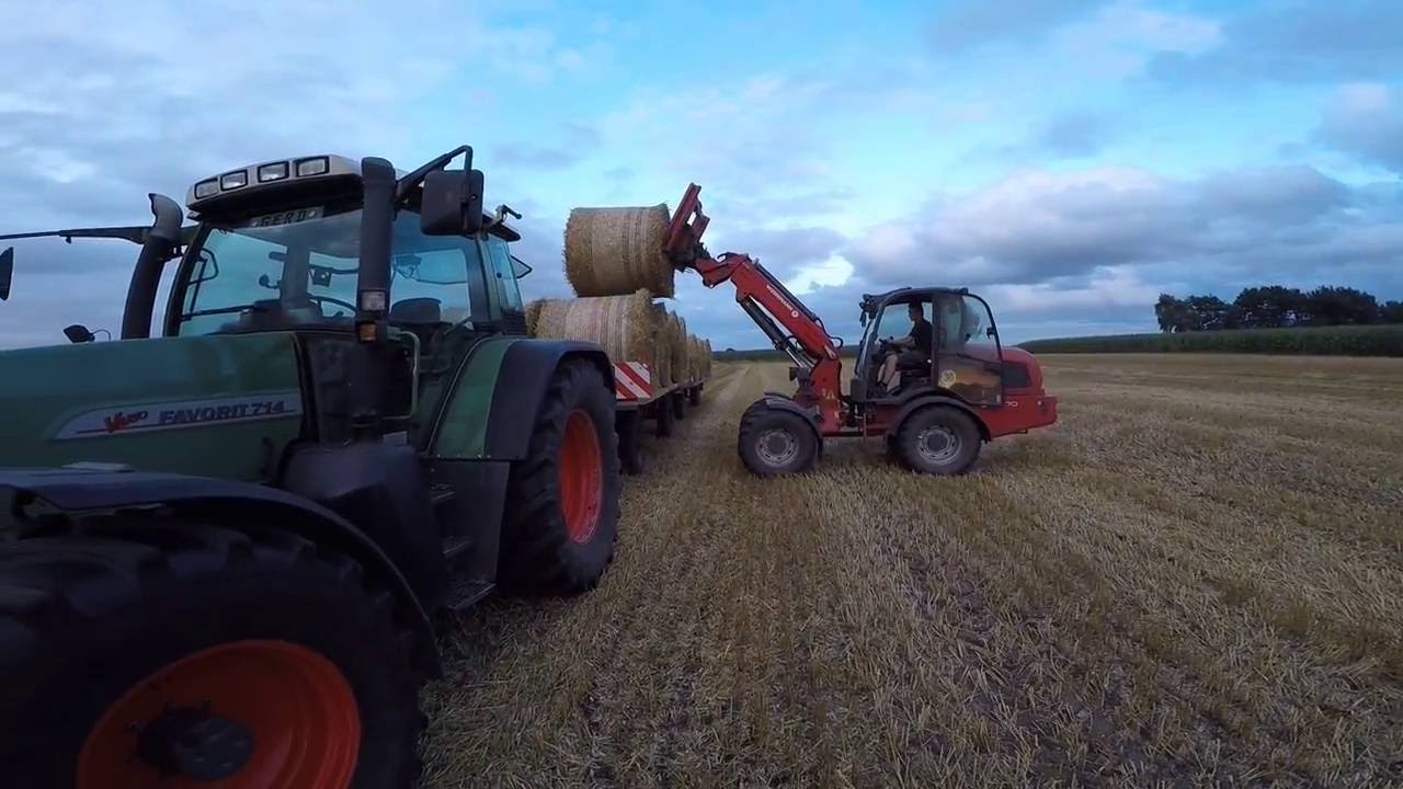 Gas geben bis der Regen kommt | Stroh Fahren | GoPro | Fendt 714 | Weidemann
