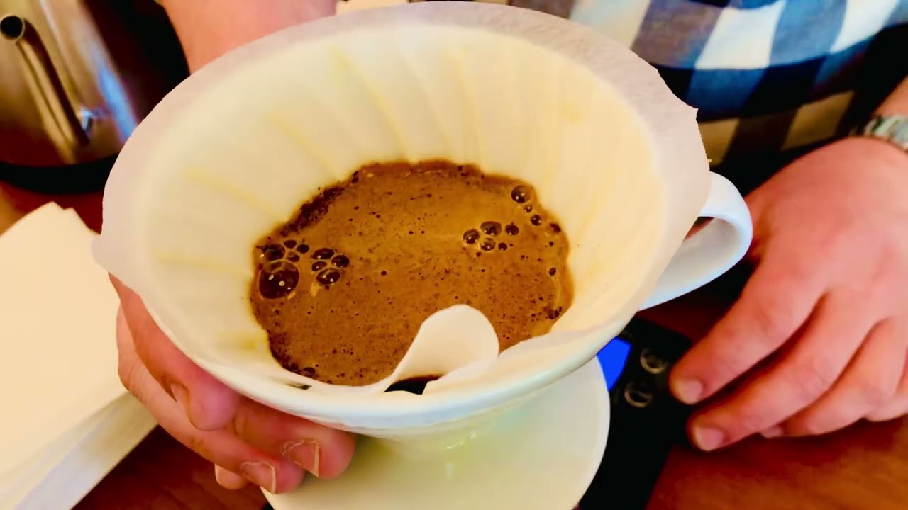 Filterkaffee-Zubereitung in der Hario V60